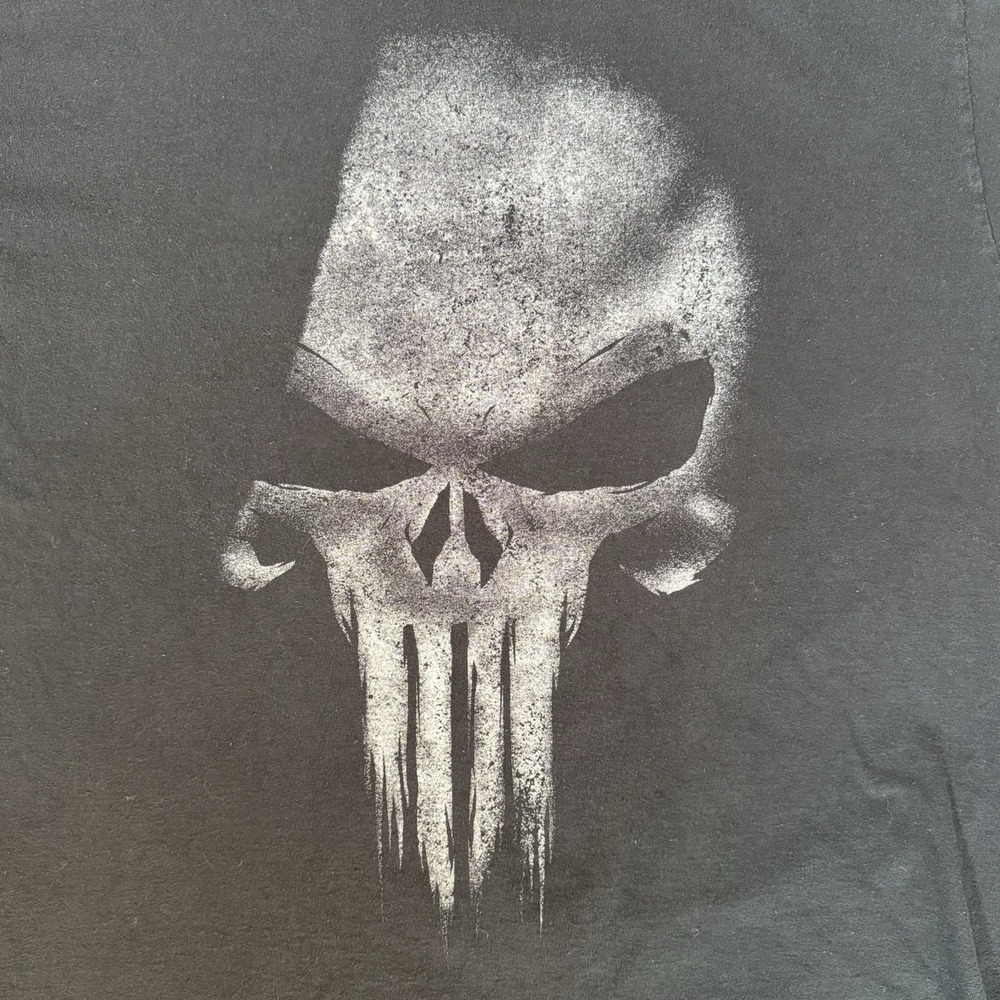The Punisher Men's XL Black Skull  Marvel Comics T-Shirt‎ Shadow Comic Book - Picture 2 of 6